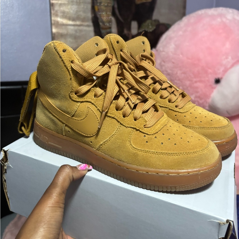 Nike Kids Sneakers in Mustard Yellow - Picture 1 of 3